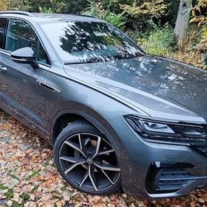 foto ZÁRUKA 4x4 VW Touareg 3.0 TDi R-line automat plná výbava