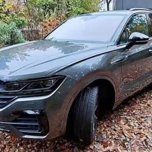 foto ZÁRUKA 4x4 VW Touareg 3.0 TDi R-line automat plná výbava